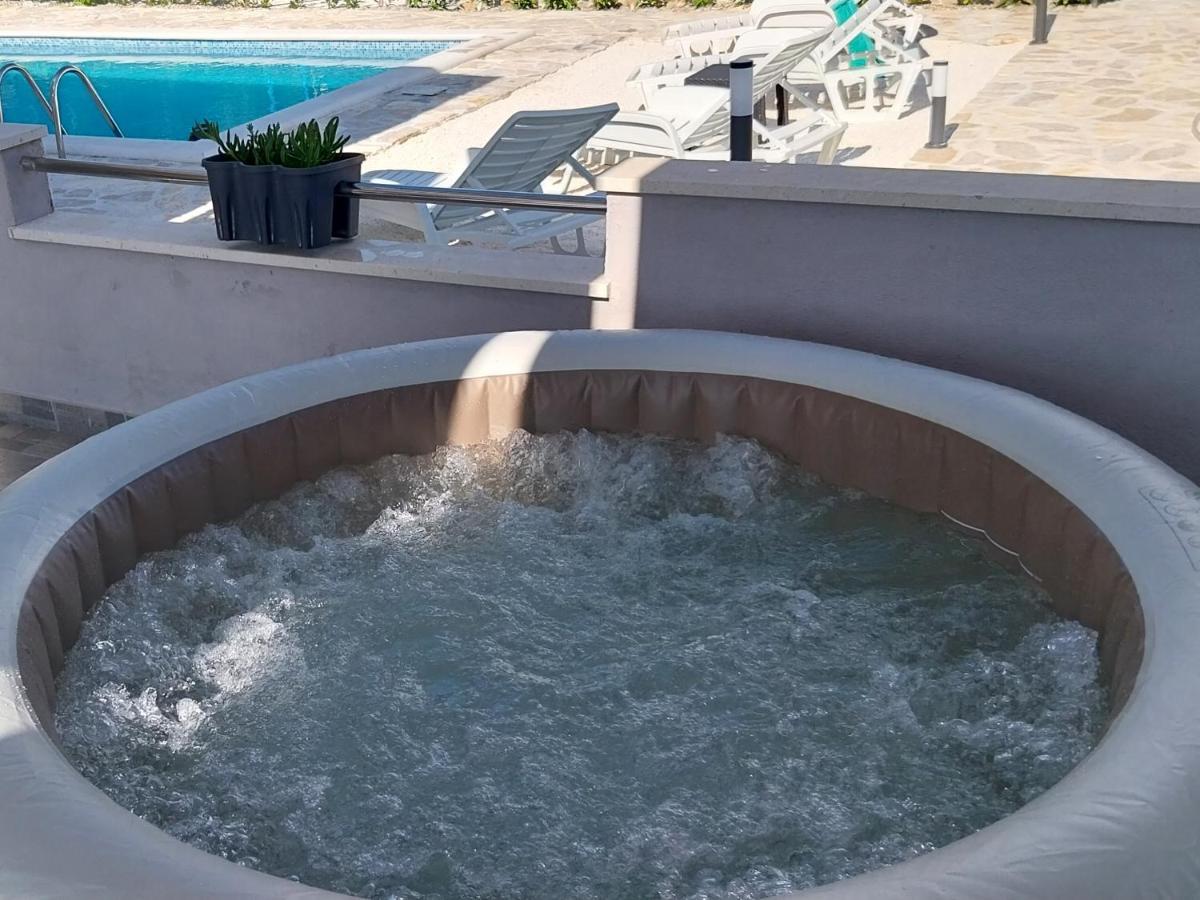 Holiday House M&A&K With Swimming Pool Kastel Stafilic Екстер'єр фото