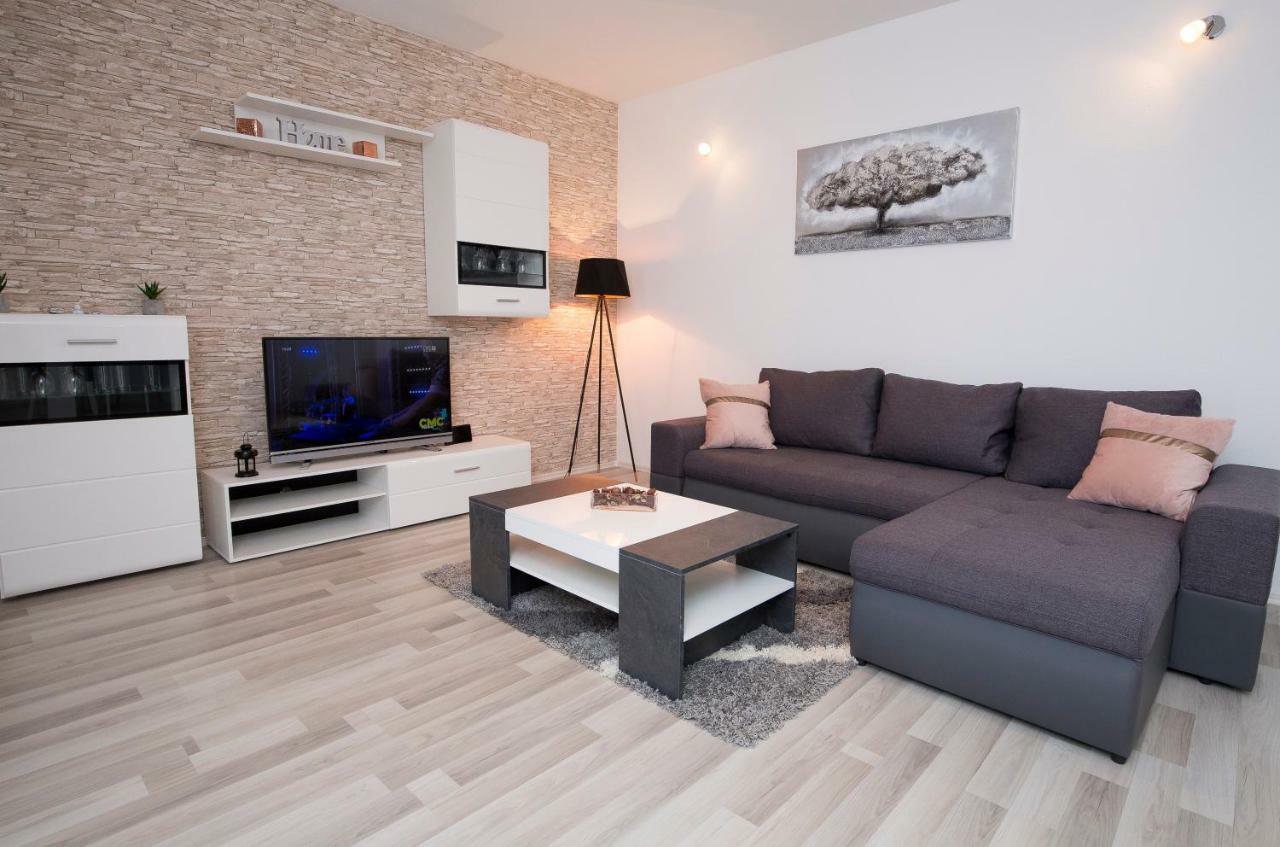 Holiday House M&A&K With Swimming Pool Kastel Stafilic Екстер'єр фото